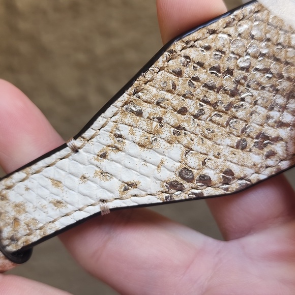 NWT MICHAEL KORS GUITAR STRAP LEATHER CROSSBODY - Picture 7 of 8